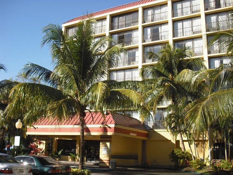 North Miami Beach Gardens Inn & Suites (Adults Only) Exterior photo